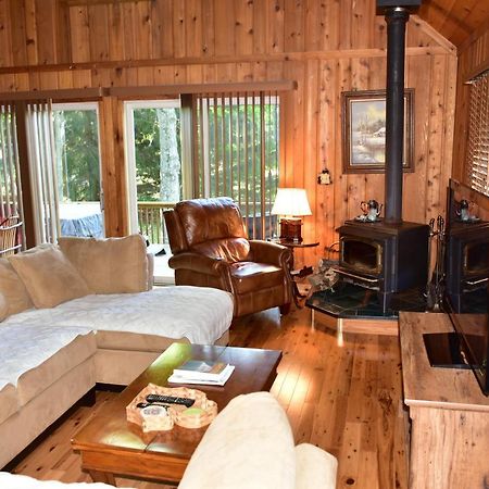 Quiet And Comfy 3Bed/2Bath - Chalet With Hot Tub. Cedar Luaran gambar