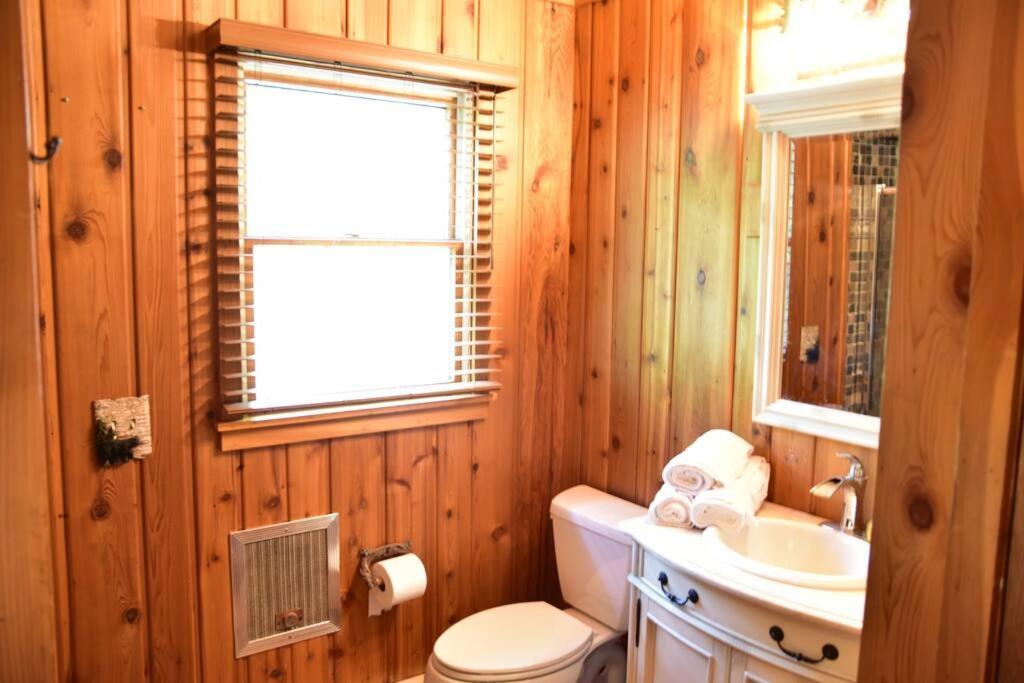 Quiet And Comfy 3Bed/2Bath - Chalet With Hot Tub. Cedar Luaran gambar