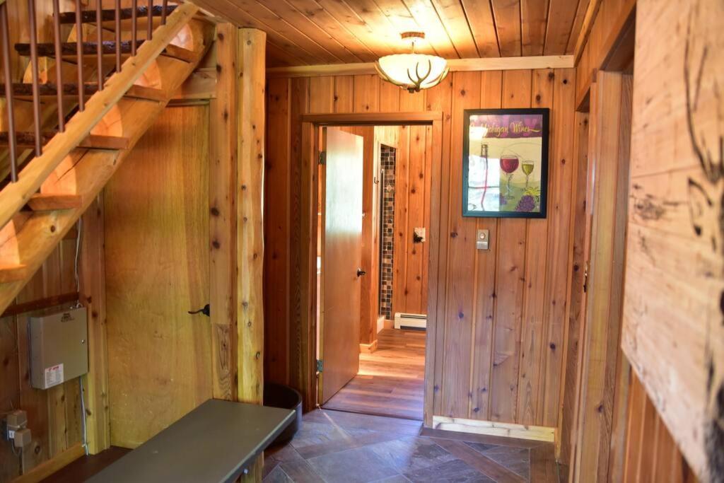 Quiet And Comfy 3Bed/2Bath - Chalet With Hot Tub. Cedar Luaran gambar