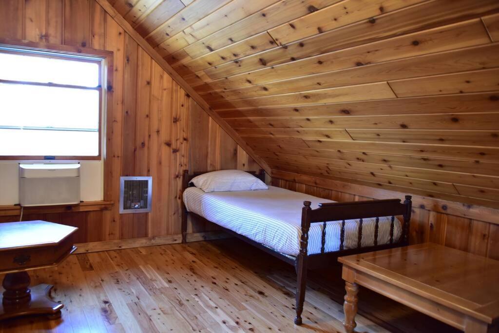 Quiet And Comfy 3Bed/2Bath - Chalet With Hot Tub. Cedar Luaran gambar
