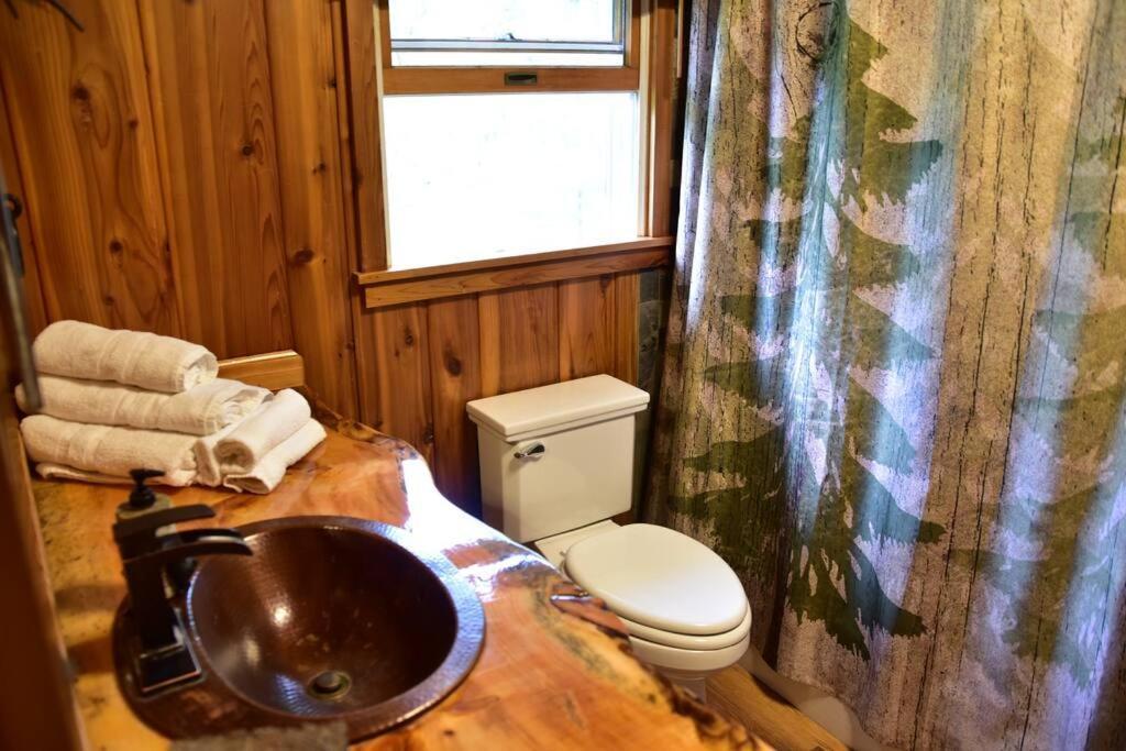 Quiet And Comfy 3Bed/2Bath - Chalet With Hot Tub. Cedar Luaran gambar
