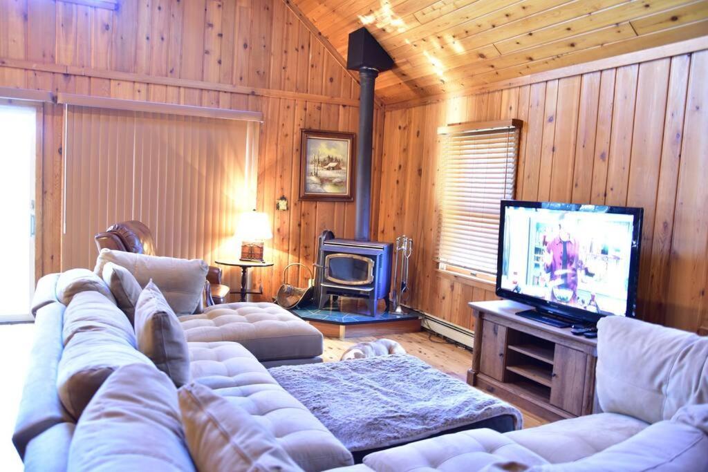 Quiet And Comfy 3Bed/2Bath - Chalet With Hot Tub. Cedar Luaran gambar