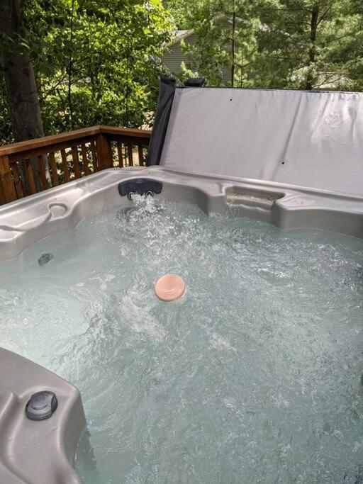 Quiet And Comfy 3Bed/2Bath - Chalet With Hot Tub. Cedar Luaran gambar