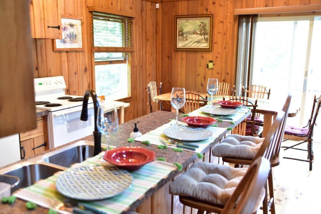 Quiet And Comfy 3Bed/2Bath - Chalet With Hot Tub. Cedar Luaran gambar