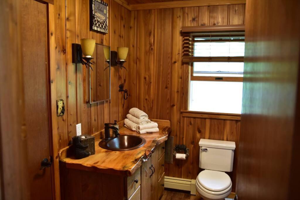 Quiet And Comfy 3Bed/2Bath - Chalet With Hot Tub. Cedar Luaran gambar