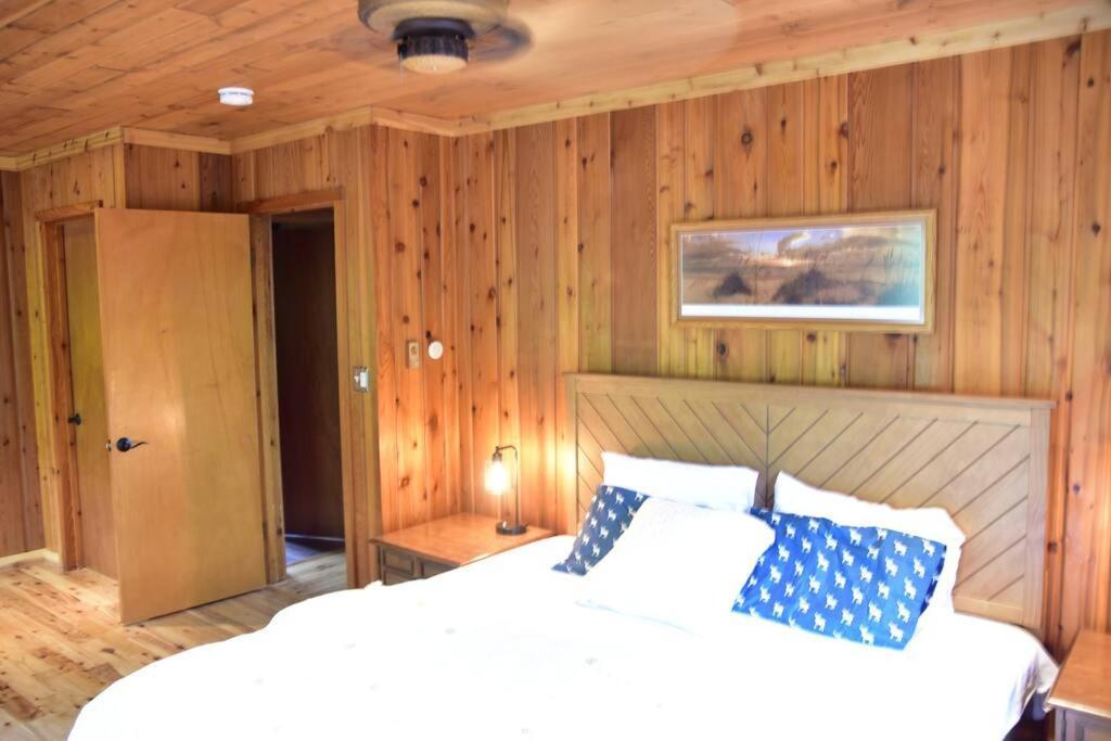 Quiet And Comfy 3Bed/2Bath - Chalet With Hot Tub. Cedar Luaran gambar