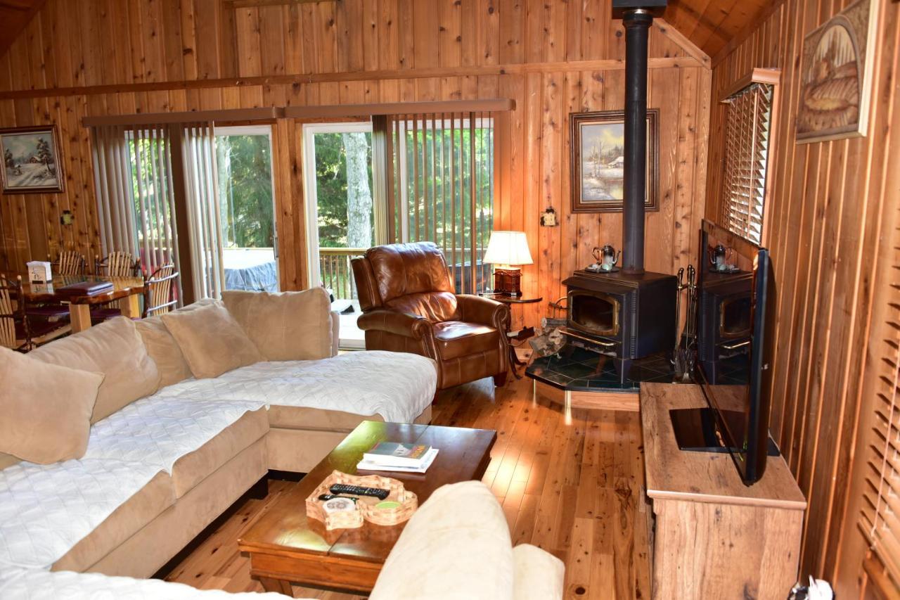 Quiet And Comfy 3Bed/2Bath - Chalet With Hot Tub. Cedar Luaran gambar